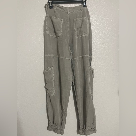 Forever 21 Tan Cargo Pants with Chain Size Large - Picture 2 of 6